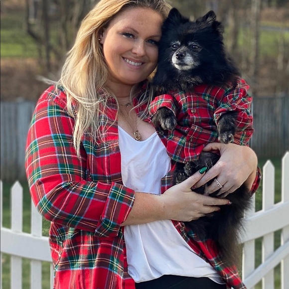 Meet your Posher, Nicole - Picture 2 of 2